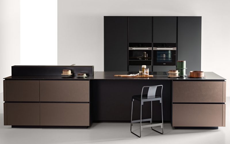 ab-interior_444_valcucine_0260_nuova-riciclantica-con-fianco-gola-continua_0000
